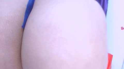 Snapshot of seductivespellvagina80 chatting on 01-06-26, 01:26 Estefany online show from 01-06-26, 01:26