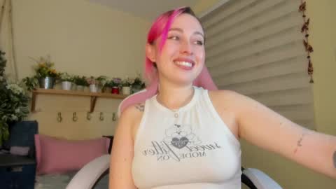 Snapshot of sejmet_5 chatting on 05-27-26, 02:19 Yeyis online show from 05-27-26, 02:19