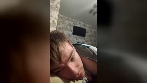seksiboy854064 online show from 07-07-26, 11:53
