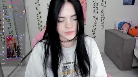 Selena  online show from 02-10-25, 05:03