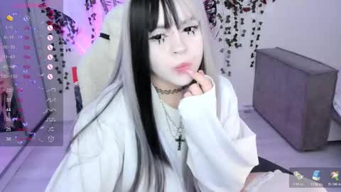 Selena  online show from 11-09-25, 04:44