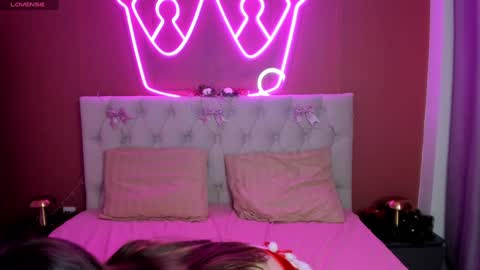 Snapshot of selena_cutiee chatting on 12-18-24, 11:34 Selena online show from 12-18-24, 11:34