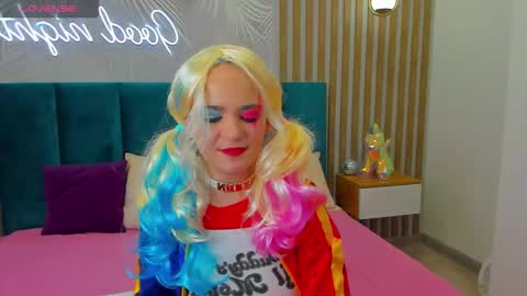 Snapshot of selena_cutiee chatting on 10-10-25, 01:37 Selena online show from 10-10-25, 01:37