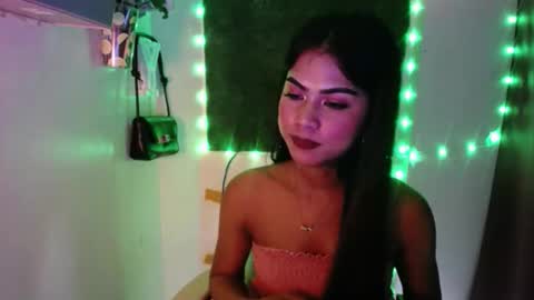 selena_fox2000 online show from 04-19-26, 09:17