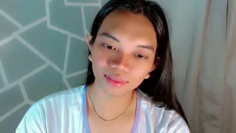 Selena online show from 05-18-26, 10:59