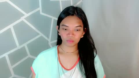 Selena online show from 06-20-26, 01:52