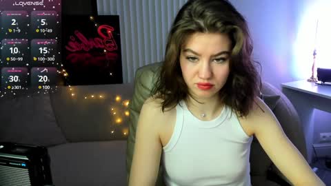 Snapshot of selena_grey_ chatting on 02-06-25, 01:05 Selena online show from 02-06-25, 01:05