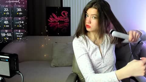 Snapshot of selena_grey_ chatting on 02-09-25, 12:49 Selena online show from 02-09-25, 12:49
