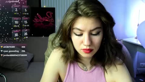 Snapshot of selena_grey_ chatting on 02-16-25, 07:26 Selena online show from 02-16-25, 07:26