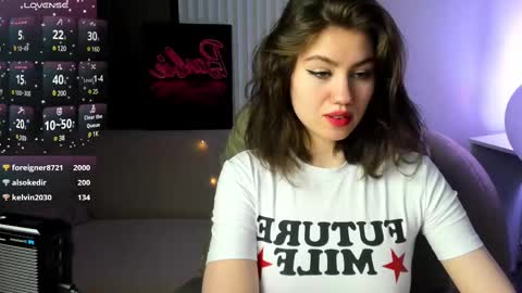 Snapshot of selena_grey_ chatting on 02-18-25, 04:04 Selena online show from 02-18-25, 04:04