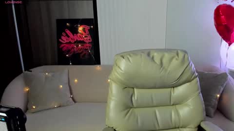 Snapshot of selena_grey_ chatting on 03-02-25, 01:15 Selena online show from 03-02-25, 01:15