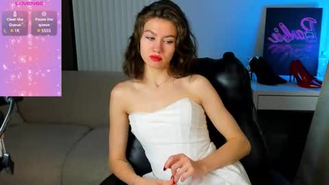 Snapshot of selena_grey_ chatting on 10-11-25, 01:27 Selena online show from 10-11-25, 01:27