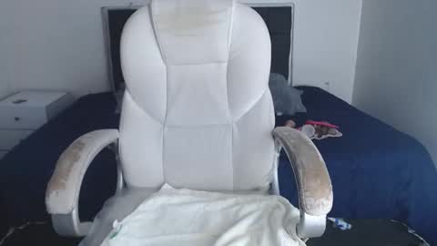 Selena online show from 11-27-25, 05:59