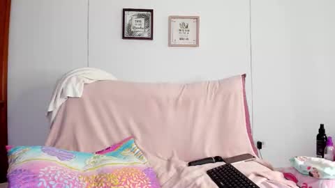 Karen online show from 03-18-26, 01:47