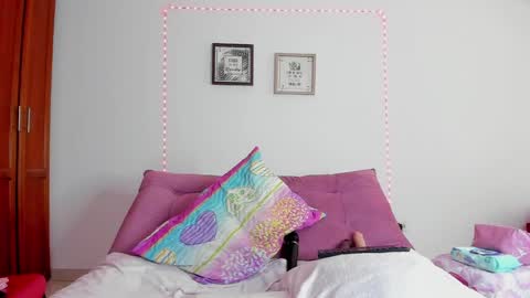 Karen online show from 04-22-26, 02:07