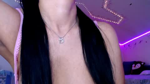 Snapshot of selenabee1 chatting on 05-29-26, 10:24 Selena online show from 05-29-26, 10:24