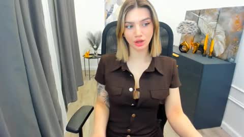 selenaemoore online show from 03-28-26, 03:39