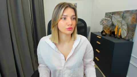 selenaemoore online show from 03-29-26, 03:39