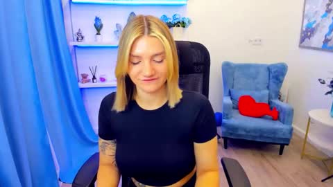 Snapshot of selenaemoore chatting on 05-02-26, 07:30 selenaemoore online show from 05-02-26, 07:30