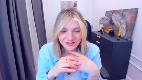 Snapshot of selenaemoore chatting on 05-08-26, 03:45 selenaemoore online show from 05-08-26, 03:45