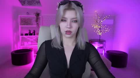 selenairis online show from 06-03-26, 06:38