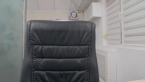 Snapshot of selenajoy_ chatting on 11-18-25, 04:17 selenajoy_ online show from 11-18-25, 04:17