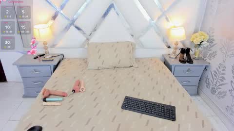 Selena reyess online show from 11-25-25, 07:36