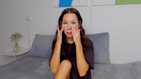 Snapshot of selenarousey chatting on 11-06-25, 10:27 Selena online show from 11-06-25, 10:27