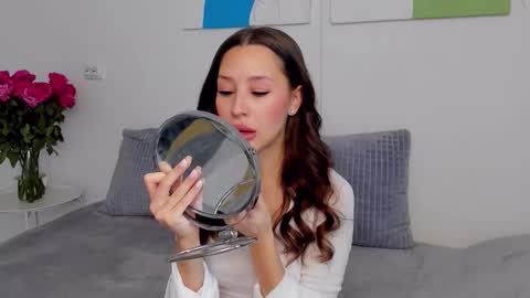 Snapshot of selenarousey chatting on 11-21-25, 07:18 Selena online show from 11-21-25, 07:18