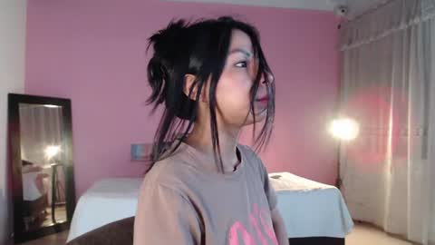 Snapshot of selene_gils chatting on 07-16-26, 07:42 nathy online show from 07-16-26, 07:42