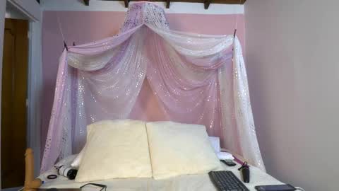 selene online show from 05-15-26, 12:01