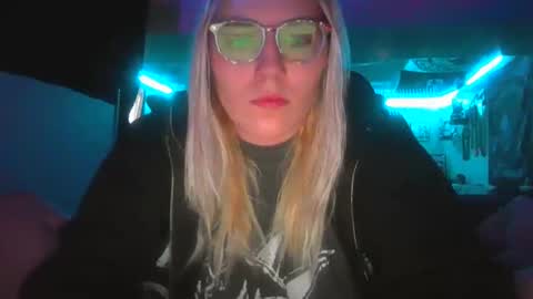 Snapshot of selenebaby chatting on 01-08-25, 01:53 Selene online show from 01-08-25, 01:53