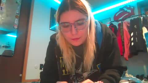 Snapshot of selenebaby chatting on 01-16-25, 12:45 Selene online show from 01-16-25, 12:45