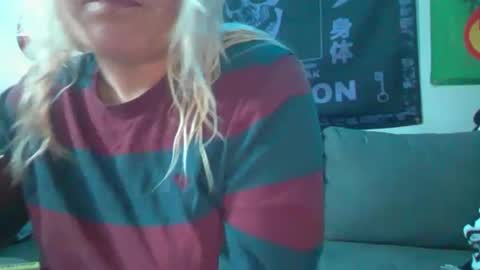 Snapshot of selenebaby chatting on 02-21-25, 05:09 Selene online show from 02-21-25, 05:09