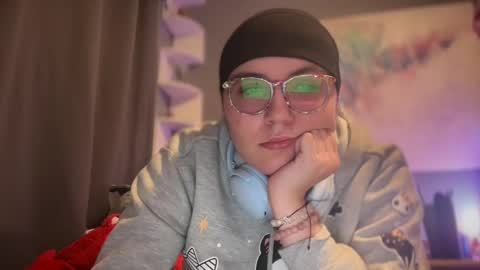 Snapshot of selenebaby chatting on 03-07-25, 06:11 Selene online show from 03-07-25, 06:11