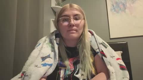 Snapshot of selenebaby chatting on 03-21-26, 03:44 Selene online show from 03-21-26, 03:44