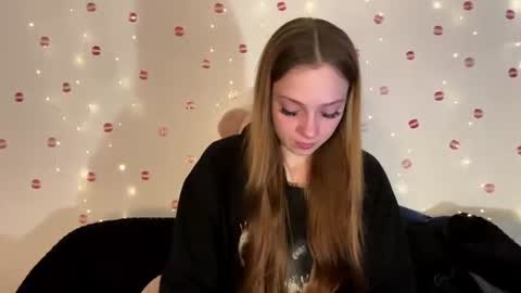 Kylie online show from 07-18-26, 09:24