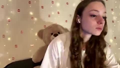 Kylie online show from 07-26-26, 09:05