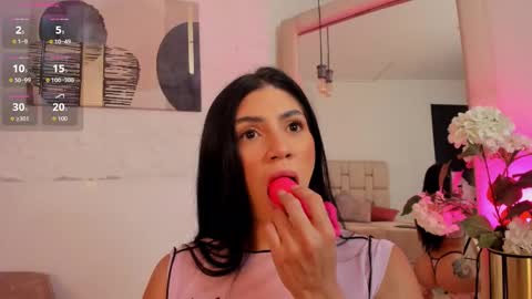 Snapshot of selenem_ chatting on 09-30-25, 11:37 Selene online show from 09-30-25, 11:37