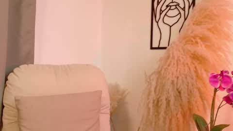 Snapshot of selenenova chatting on 03-21-26, 08:01 Selene Nova online show from 03-21-26, 08:01