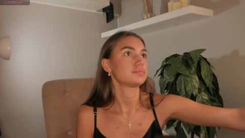 Snapshot of selenevos chatting on 07-21-26, 01:41 Selene online show from 07-21-26, 01:41