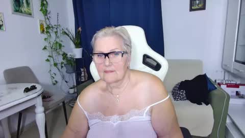 Selenna online show from 04-10-26, 05:28