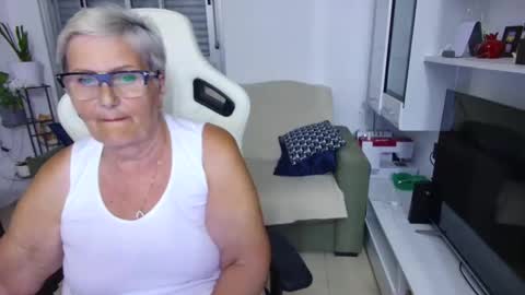 Snapshot of selenna57 chatting on 05-25-26, 05:52 Selenna online show from 05-25-26, 05:52