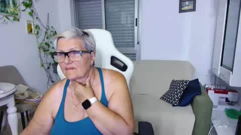 Snapshot of selenna57 chatting on 05-28-26, 05:43 Selenna online show from 05-28-26, 05:43