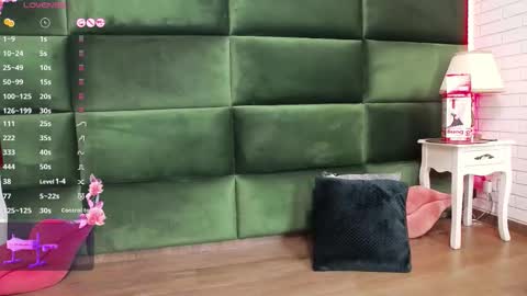 Selen online show from 09-25-25, 04:16