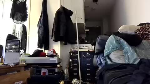 Julian Kinky Bi-guy online show from 12-23-24, 07:17