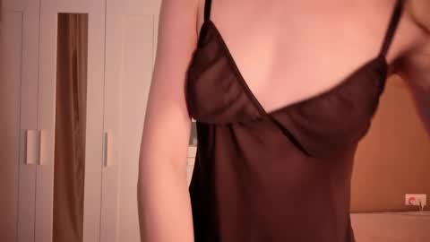 Snapshot of selina__moon chatting on 05-23-26, 02:28 Selina online show from 05-23-26, 02:28