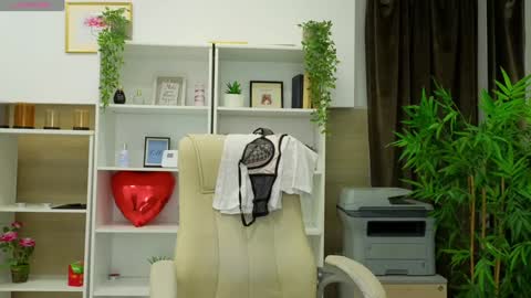 Snapshot of selinesole_ chatting on 02-06-25, 05:30 Seline online show from 02-06-25, 05:30