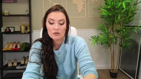 Snapshot of selinesole_ chatting on 02-25-25, 05:25 Seline online show from 02-25-25, 05:25