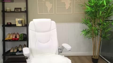 Snapshot of selinesole_ chatting on 03-03-25, 04:56 Seline online show from 03-03-25, 04:56